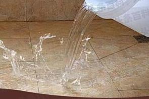 新邵漏水维修 免砸砖防水材料该如何施工